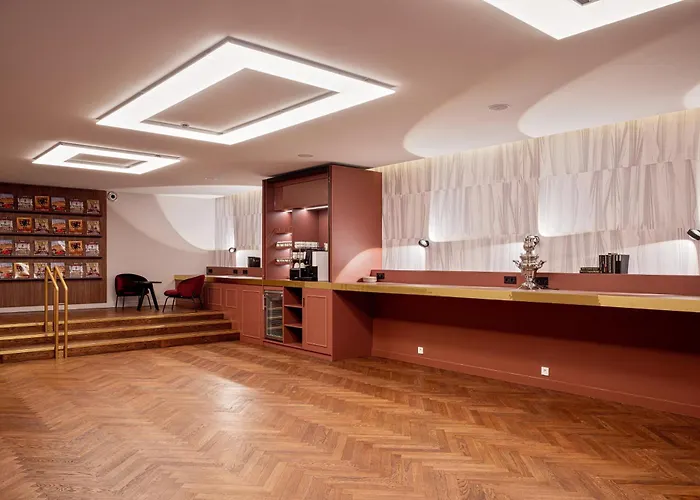 Отель Crowne Plaza 4*