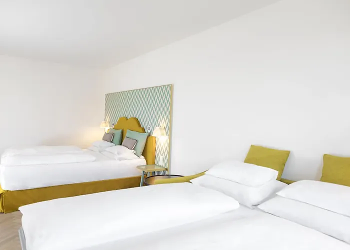 Crowne Plaza 4*