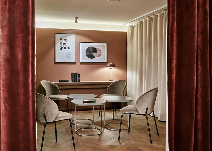 Crowne Plaza 4*