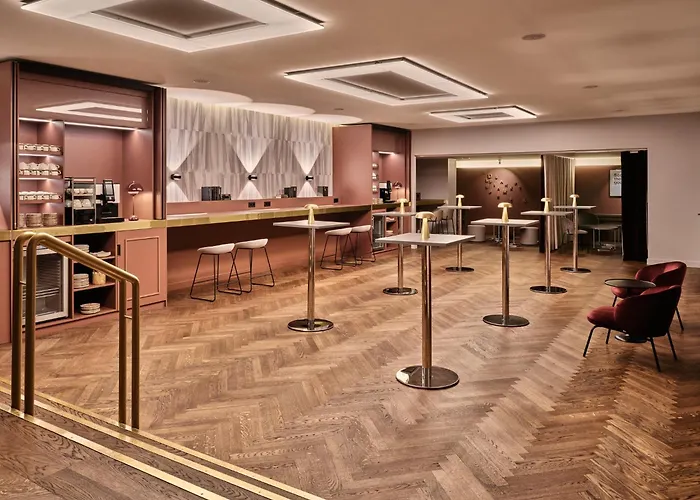 Crowne Plaza Отель