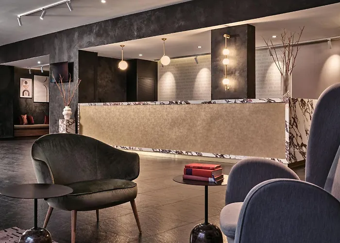 Отель Crowne Plaza